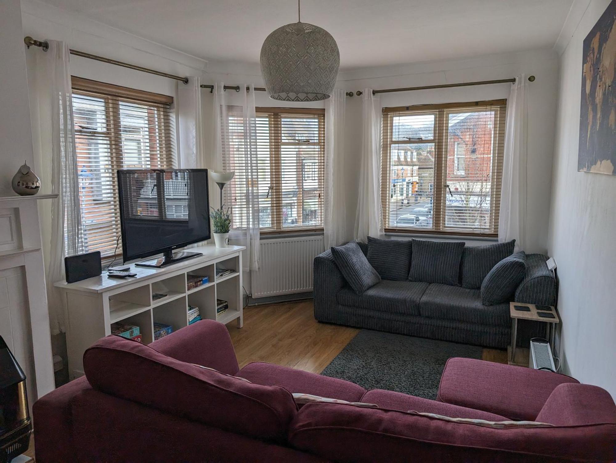 Twenty Four Apartment Хайт Екстериор снимка