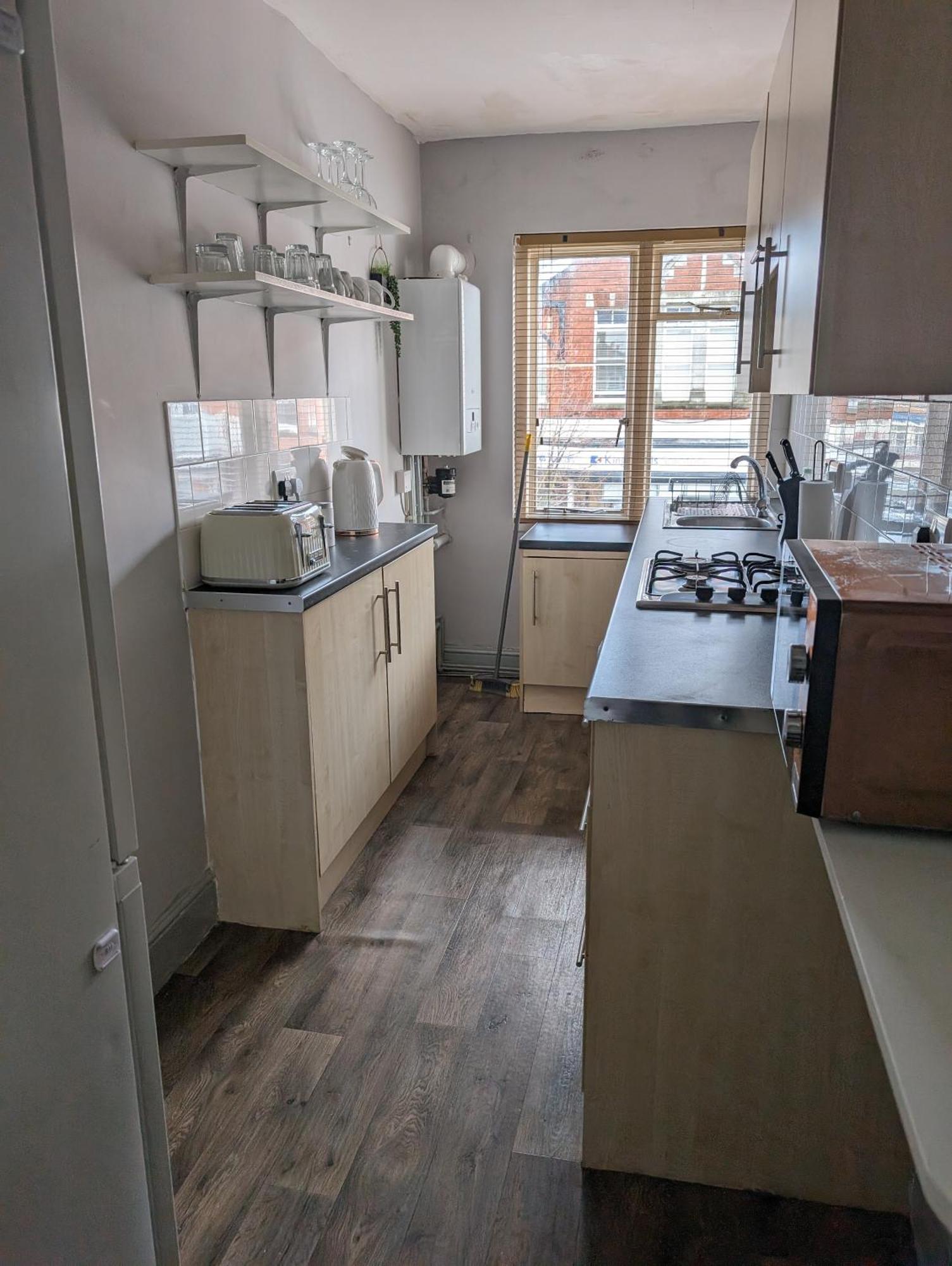 Twenty Four Apartment Хайт Екстериор снимка